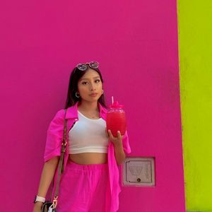 Meet your Posher, Leslye